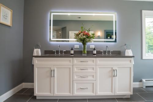 Interior-Design-Portfolio-master-bathroom-10-1024x687
