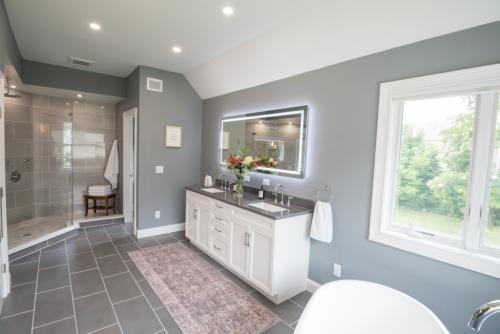 Interior-Design-Portfolio-master-bathroom-1024x684